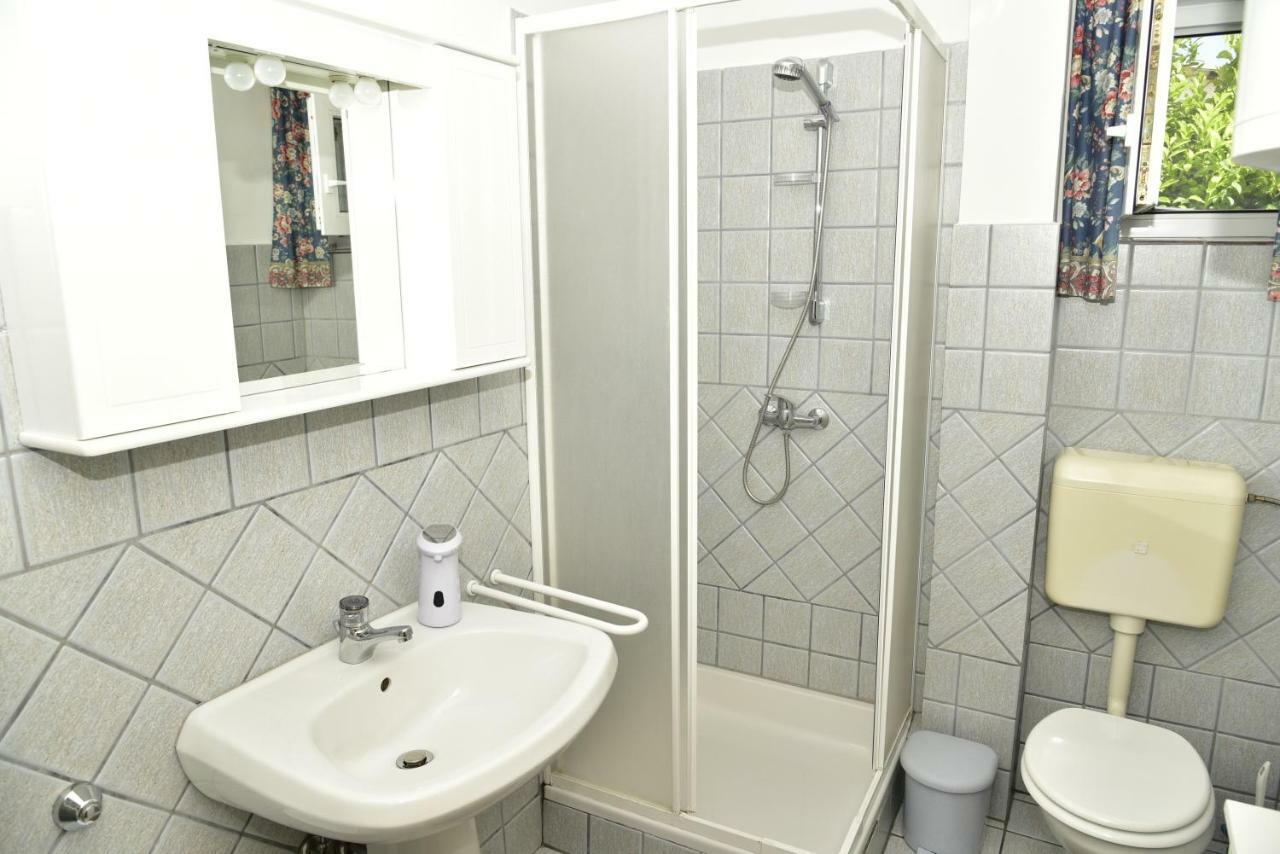 Apartment Blumen Oase Malinska Eksteriør billede